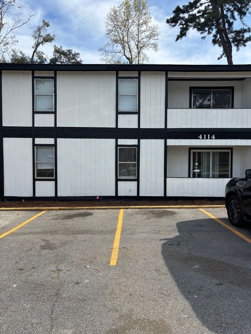 Valdosta Apartment: 4114 Oak Drive