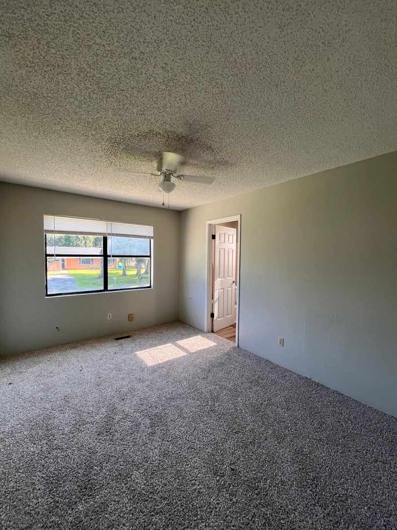 Lake Park House: 5198 Danieli Dr. Unit B