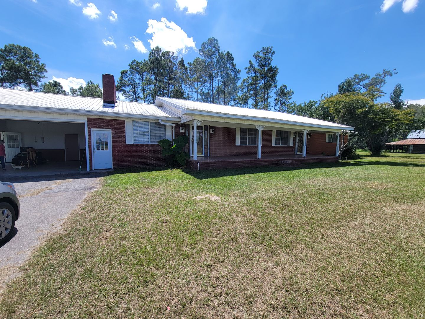 Nashville House: 1351 Old Ray City Road