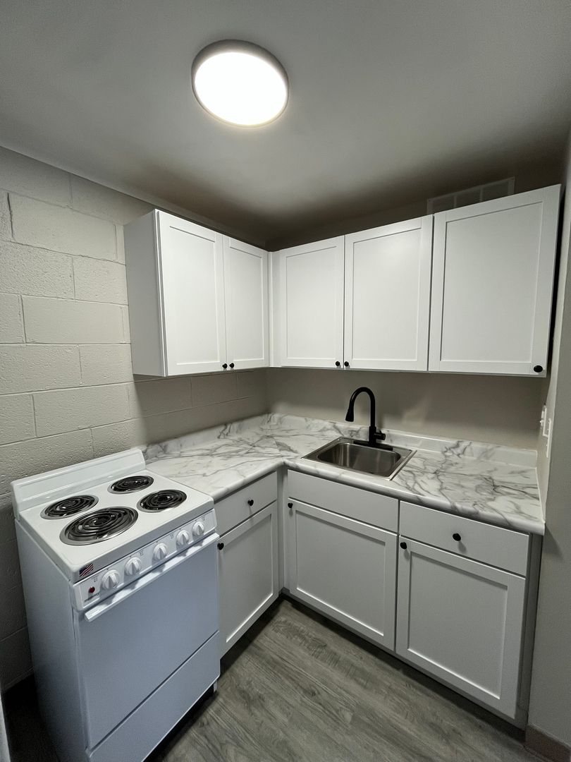 Columbus Apartment: 1470 King Ave