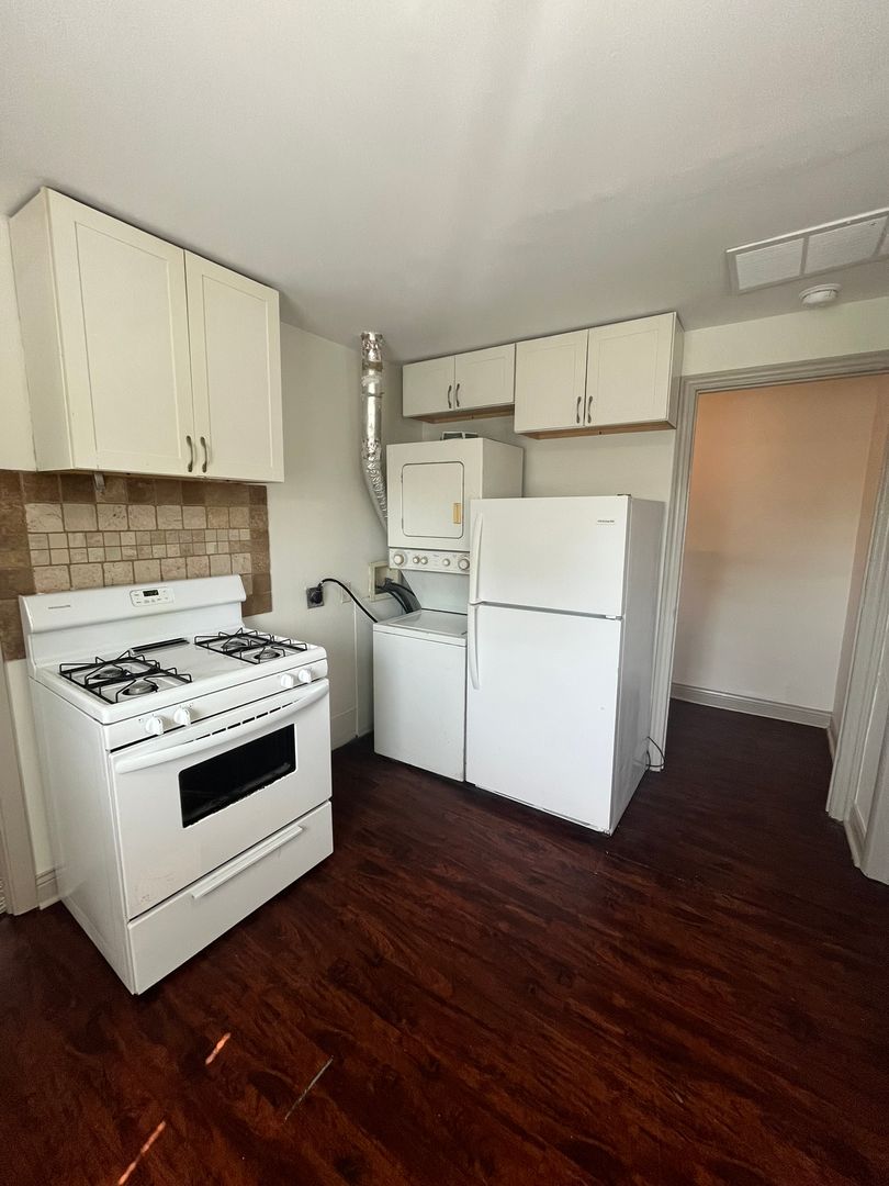Columbus Apartment: 1694 S Washington Avenue