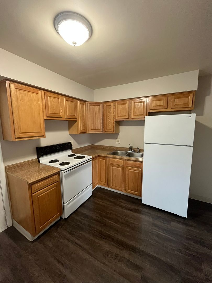 Columbus Apartment: 1171 Sanborn Place