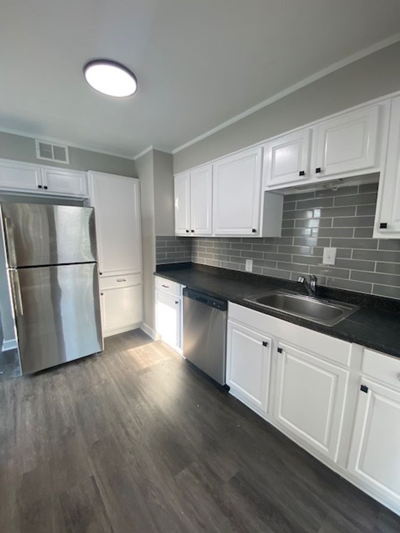 Columbus House: 236 W Kanawha Avenue