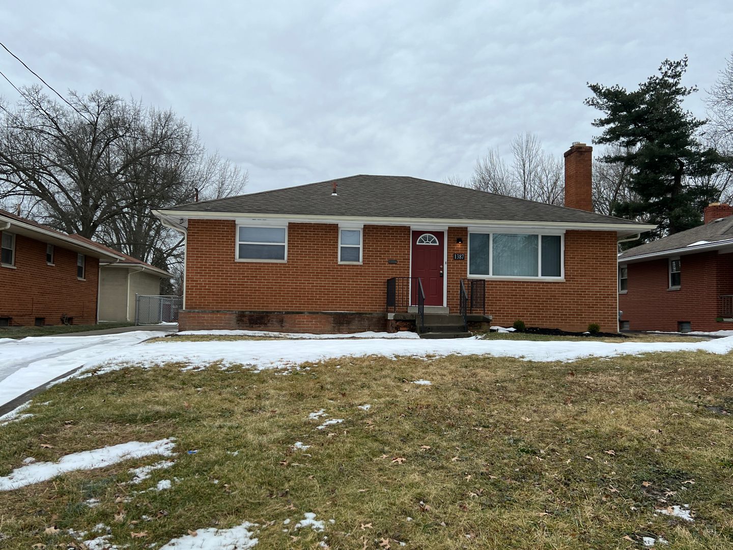 Columbus House: 1387 E Gates Street