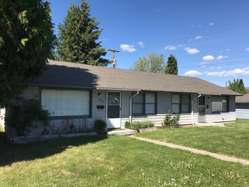 2 bed, 1bath Duplex with yard!! – photo 1