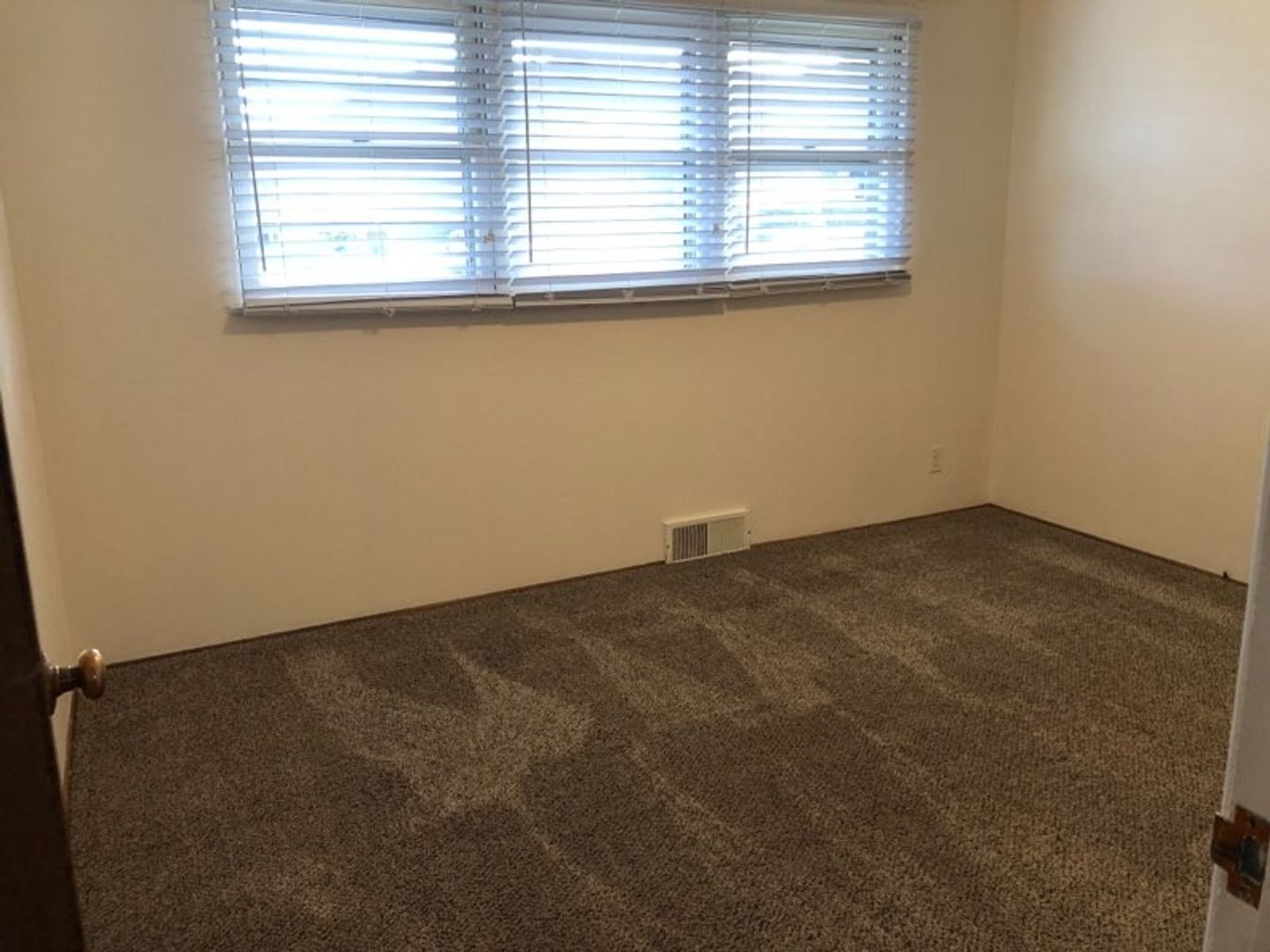 11001137 1st 1106 , Wenatchee, WA 98801