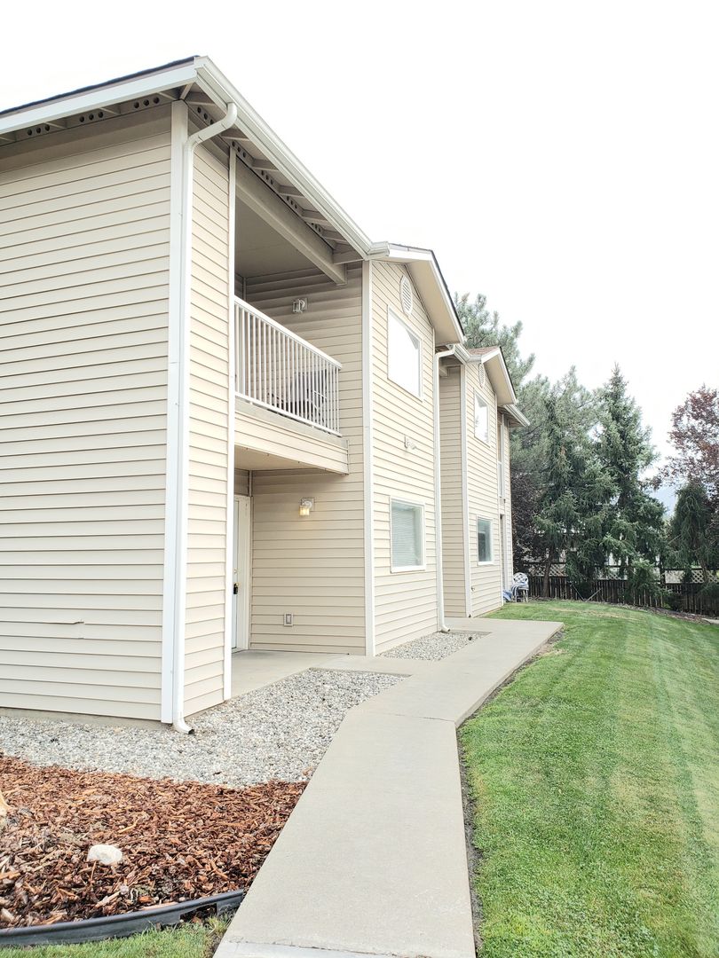 East Wenatchee Apartment: 591 Eastmont