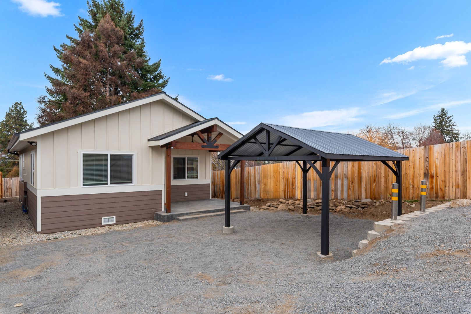 East Wenatchee House: 458 N James