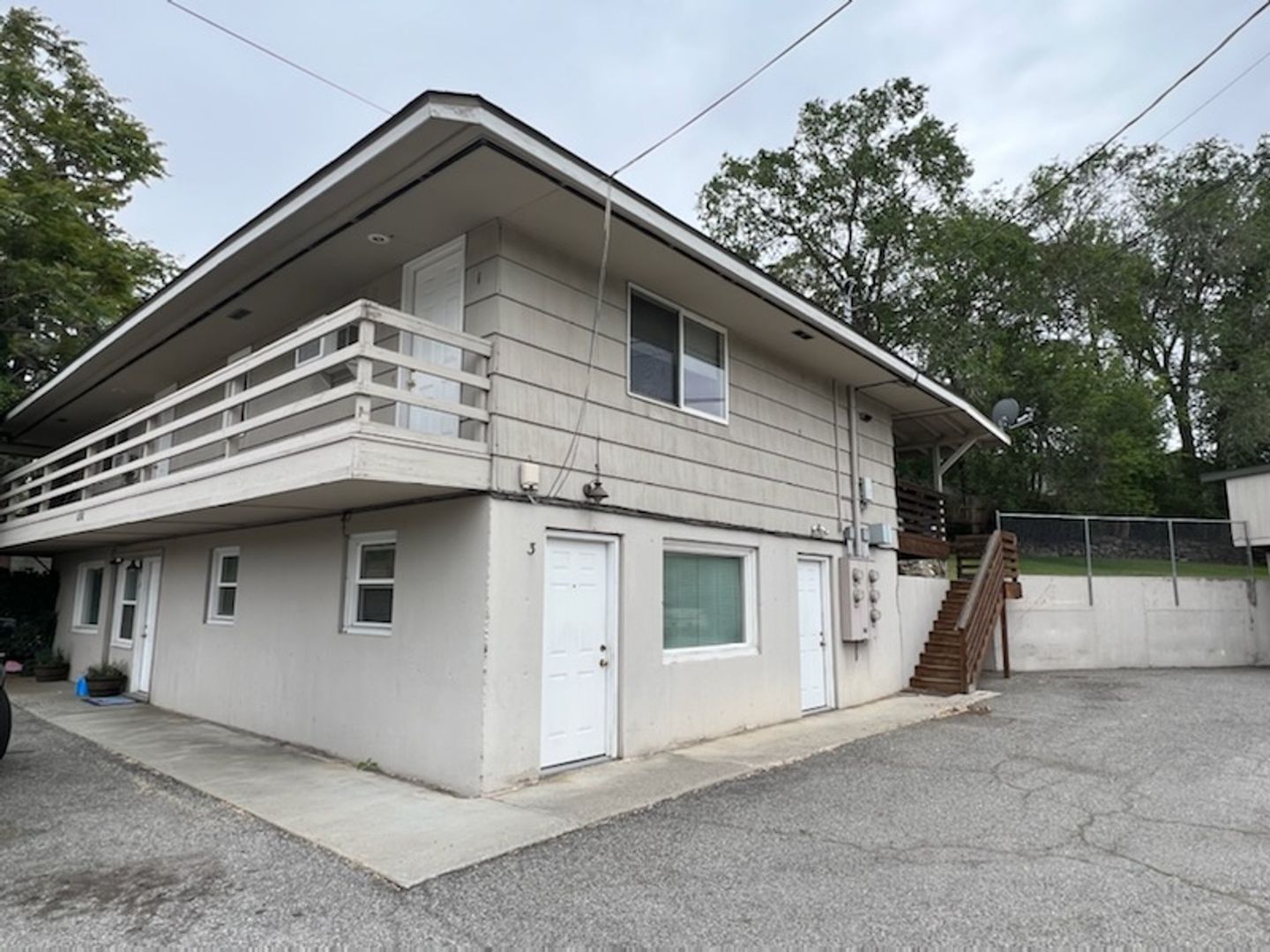 East Wenatchee Apartment: 130 11th St NE