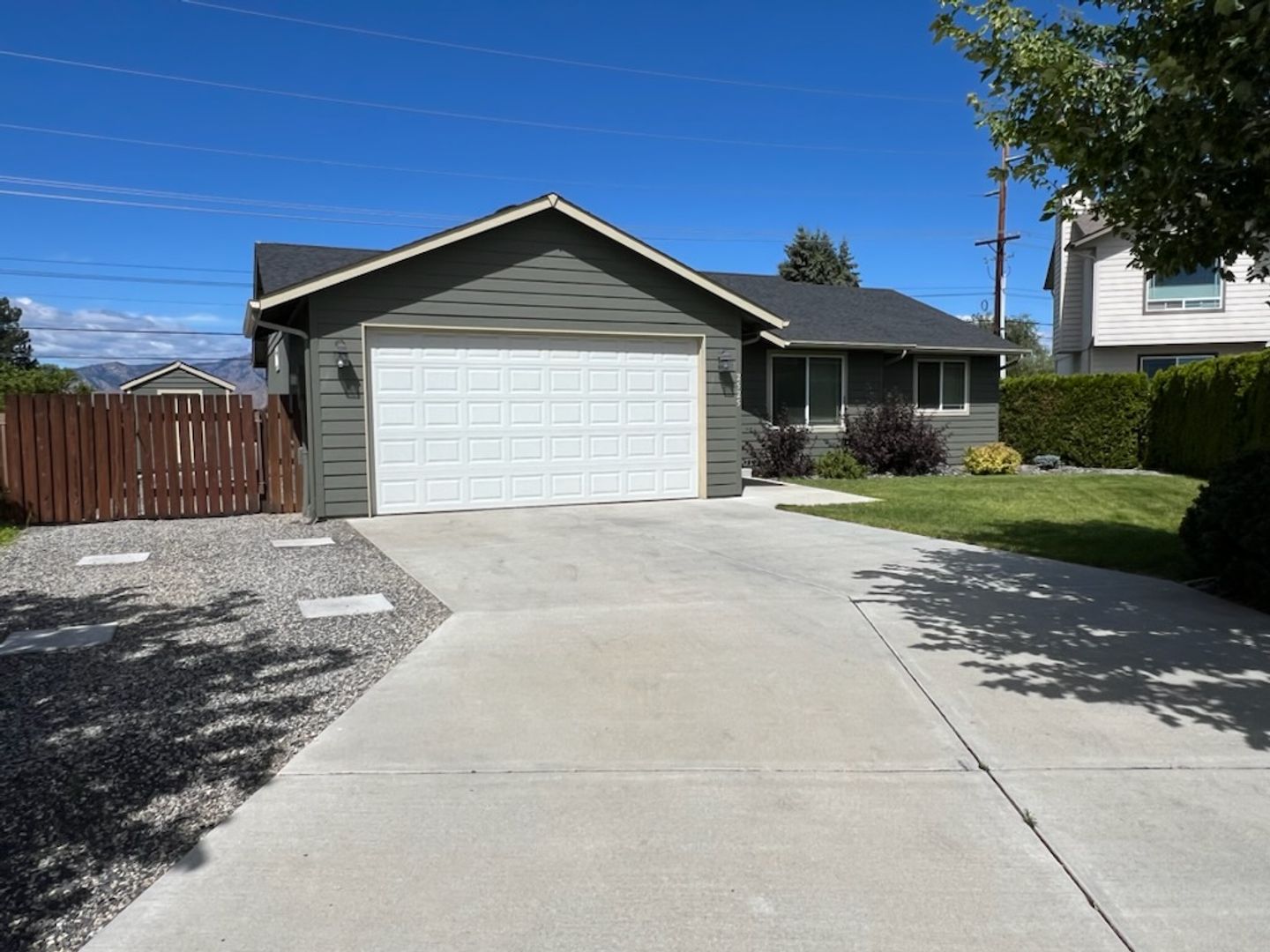 East Wenatchee House: 2525 NE Noble Lp