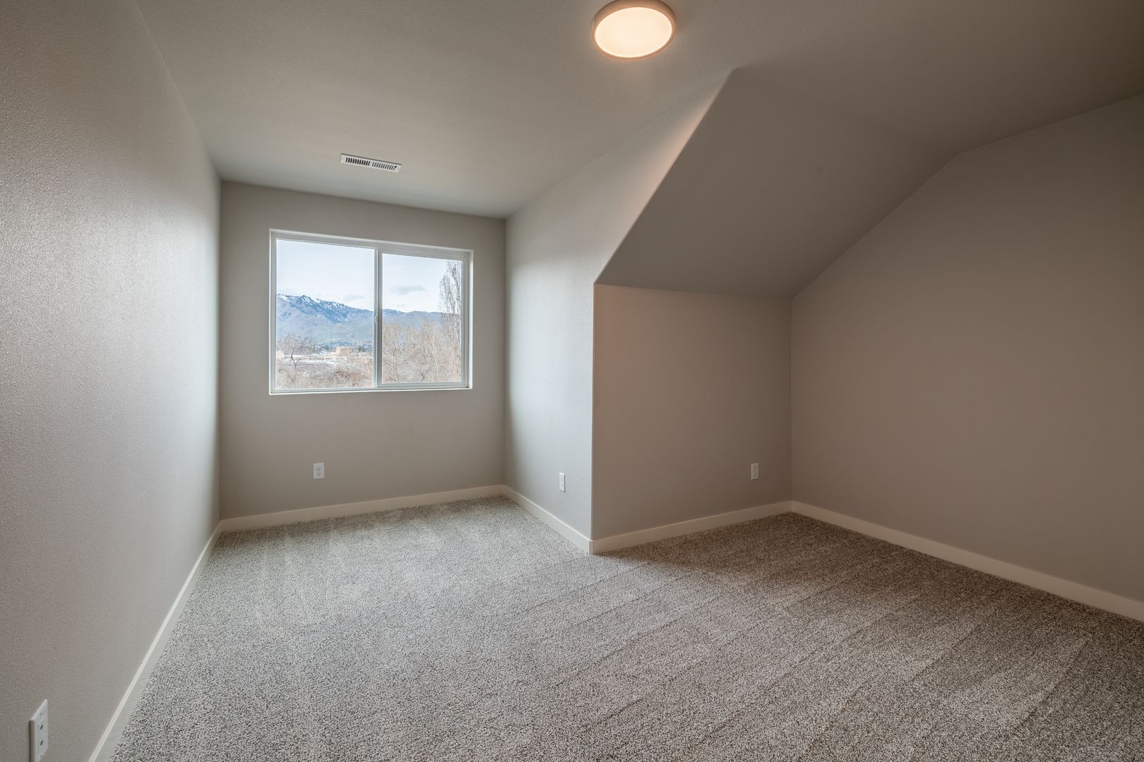 50 14th St NE D35, East Wenatchee, WA 98802