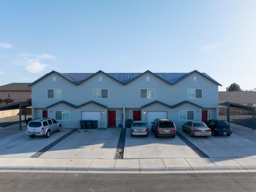 3 bed/2.5 bath townhome in QUINCY!