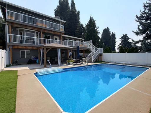 Executive 5 bed/4 bath home, POOL with pool service, decks with VIEWS, two kitchen/living room areas, garage and MORE! – photo 1
