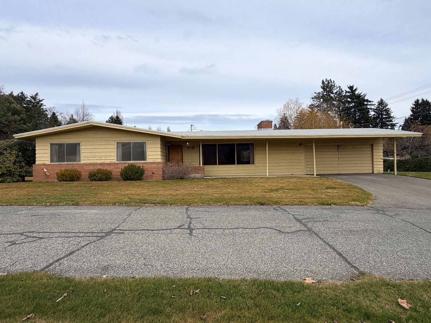 East Wenatchee House: 21 19th St NE