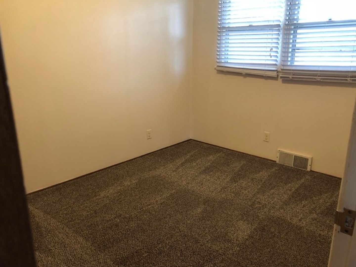 11001137 1st 1106 , Wenatchee, WA 98801