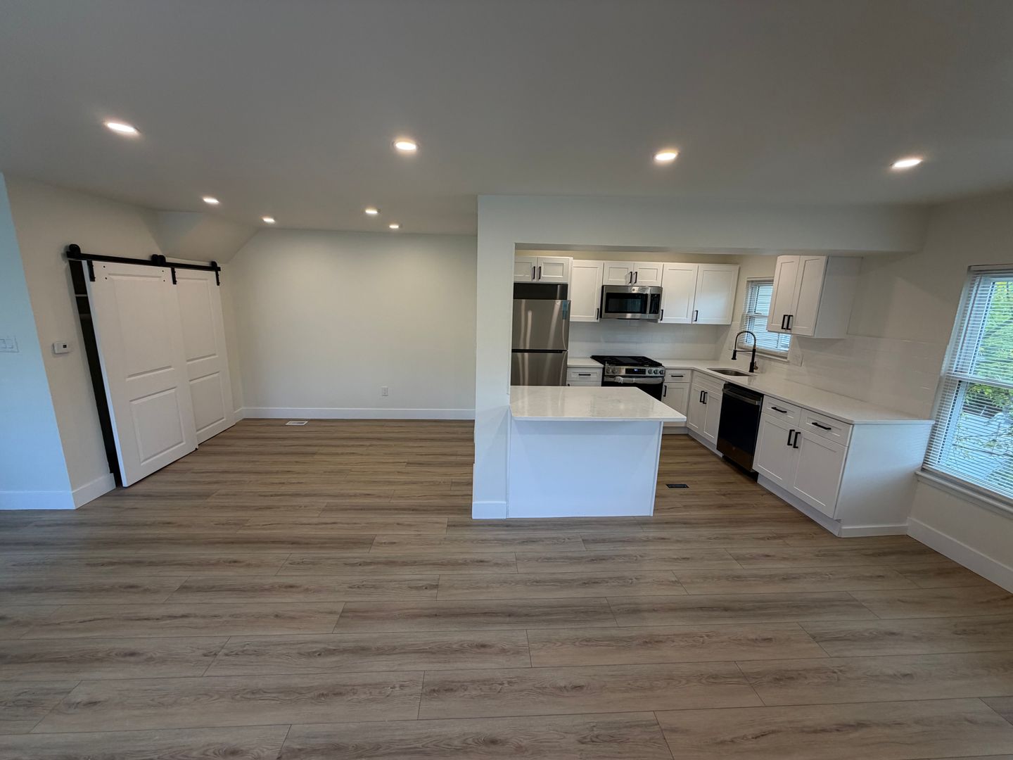 Philadelphia Apartment: 9381 B Neil Rd