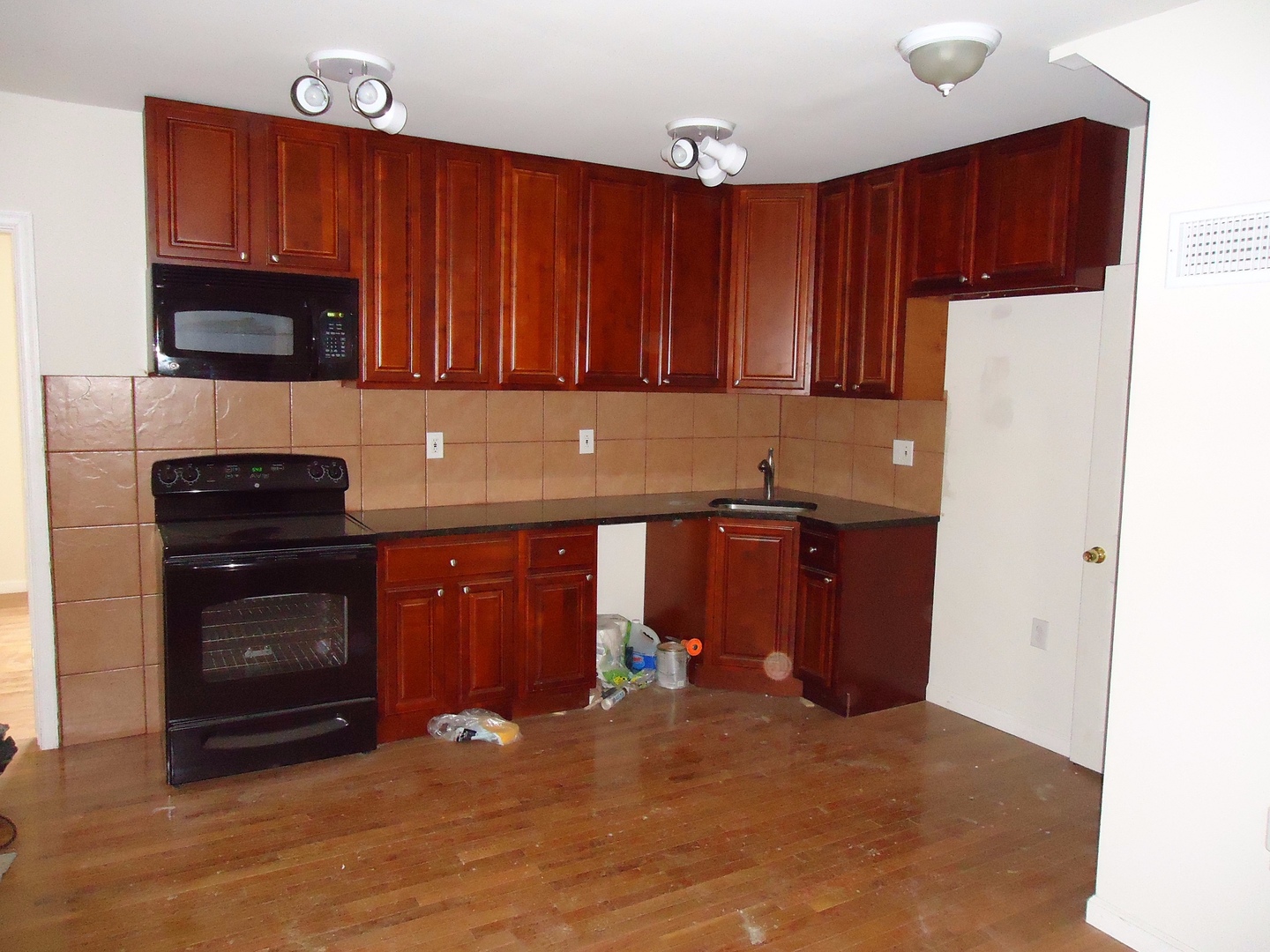 Philadelphia Apartment: 8029 Erdrick st