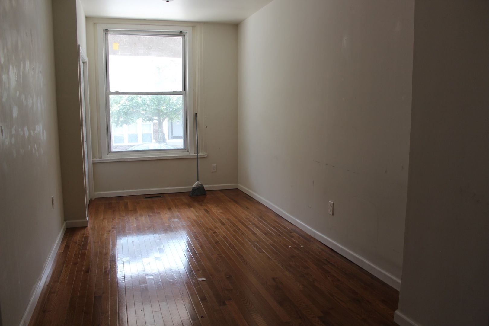 Philadelphia Apartment: 3617 Spring Garden st