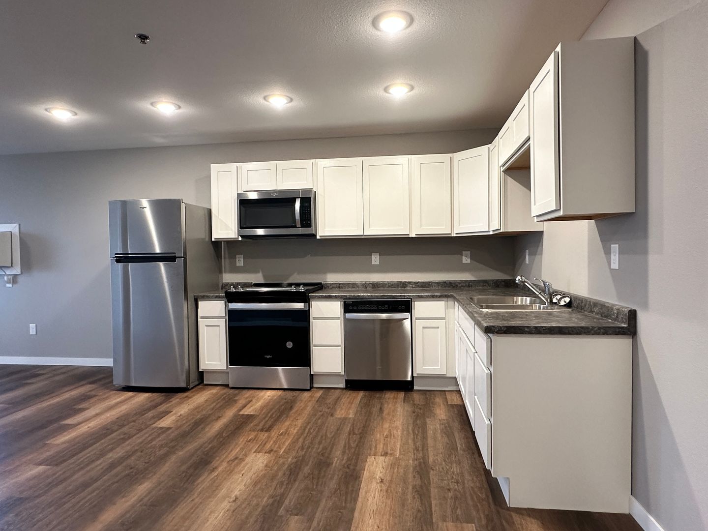 Willmar Apartment: 1021 30th Street Northwest