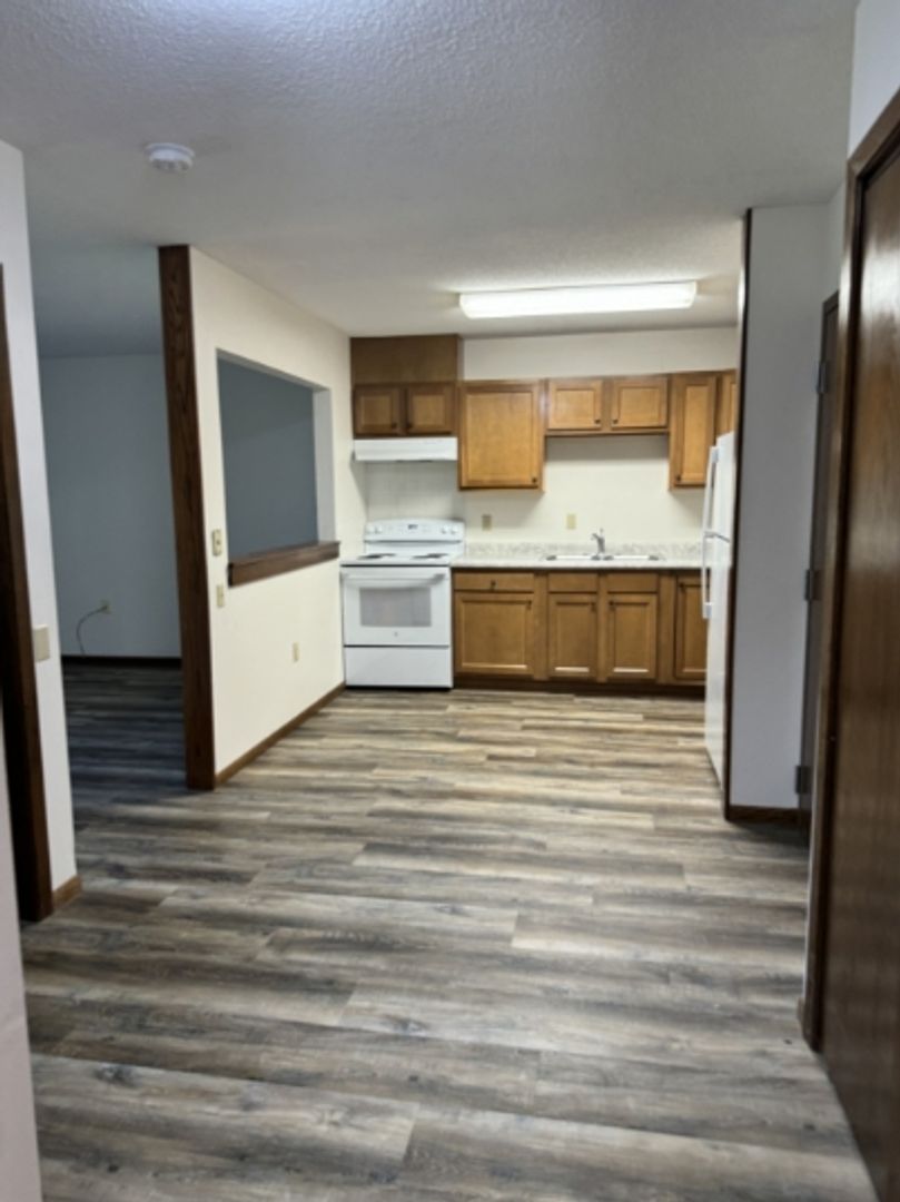 Willmar Apartment: 1425 19th Avenue Southwest