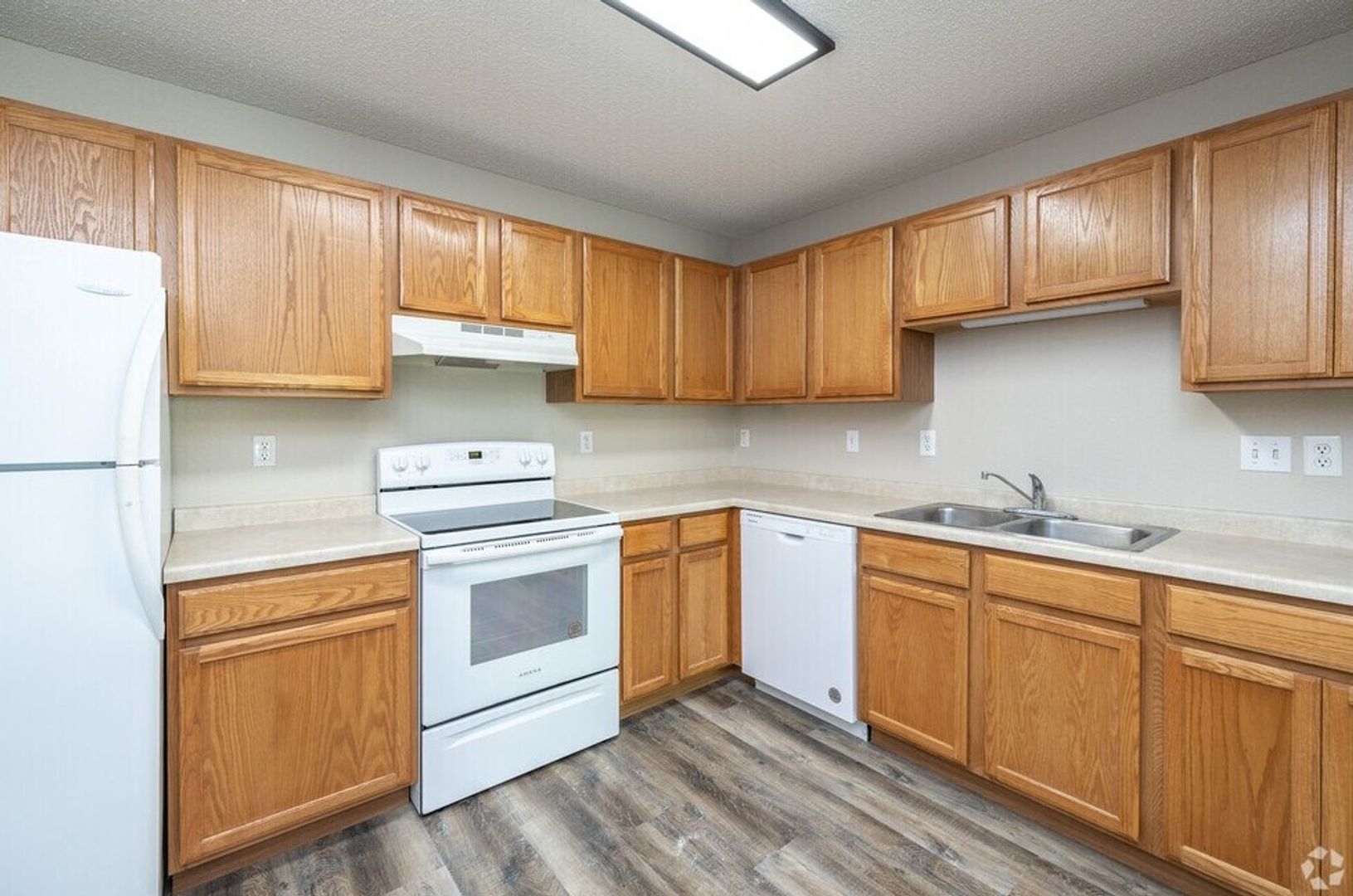Faribault Apartment: 200 Heritage Pl