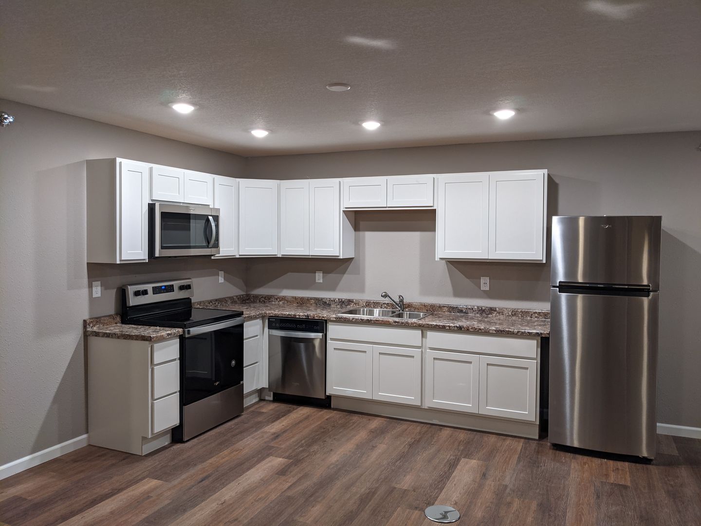Grand Rapids Apartment: 2105 SE 7th Ave
