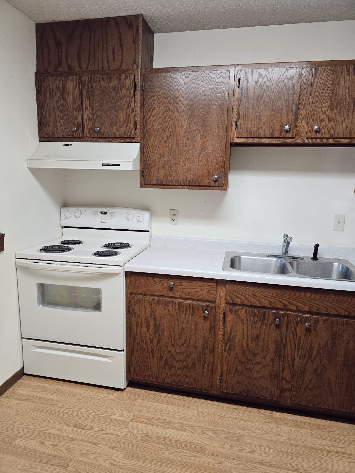 Willmar Apartment: 1425 19th Avenue Southwest