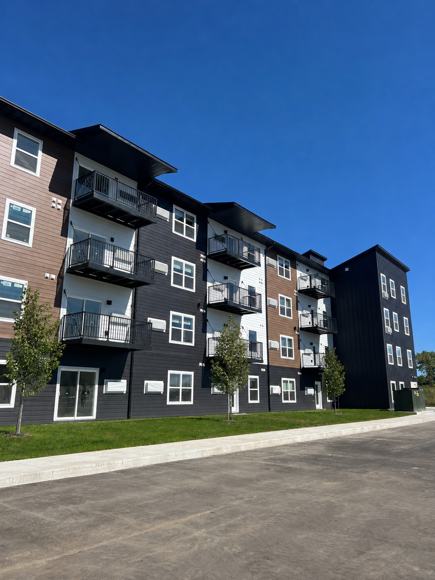Alexandria Apartment: 1829 Oakview Ave SE
