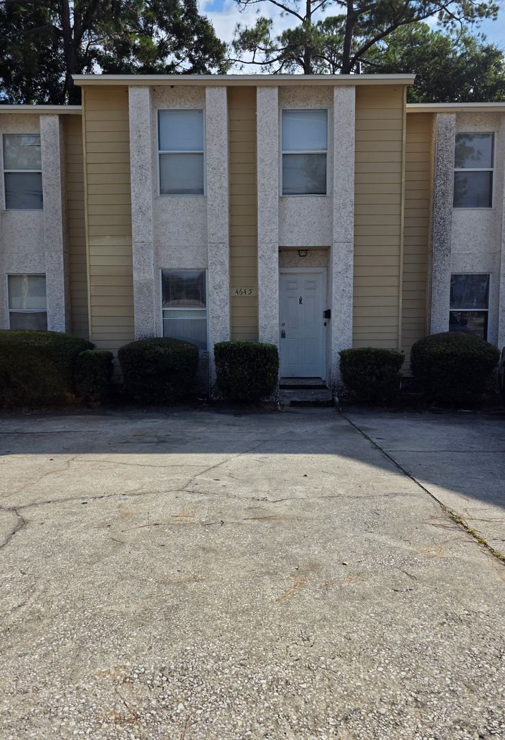 Jacksonville Apartment: 4645 Barnes Road South