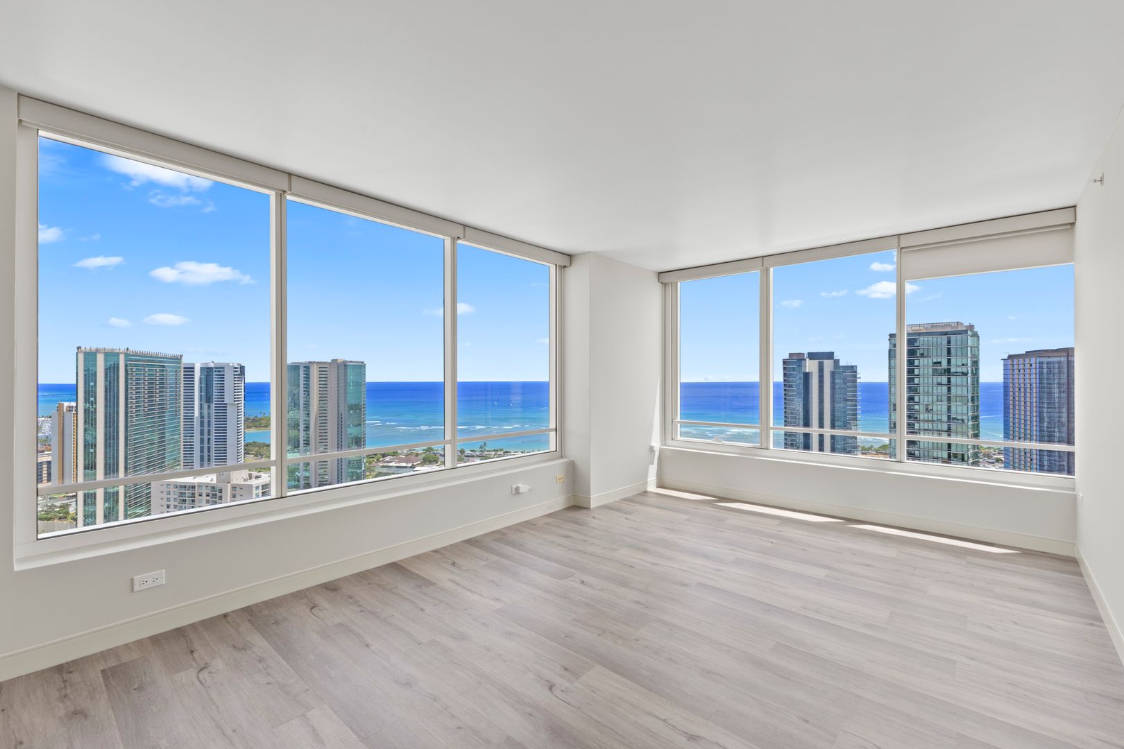 Honolulu Condo: 1009 Kapiolani Blvd. #4403