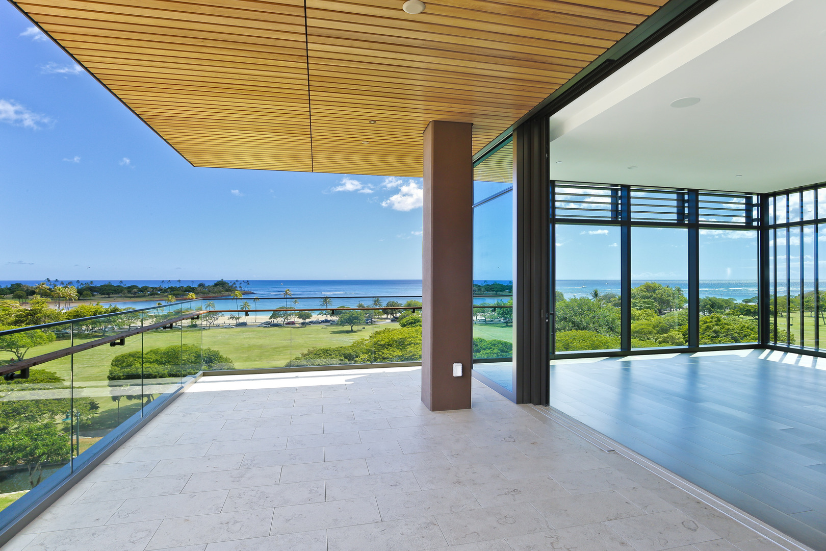 Honolulu House: 1388 Ala Moana Blvd.