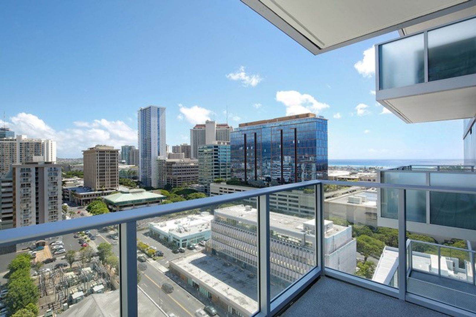 Honolulu Condo: 629 Ke'eaumoku St. #2105