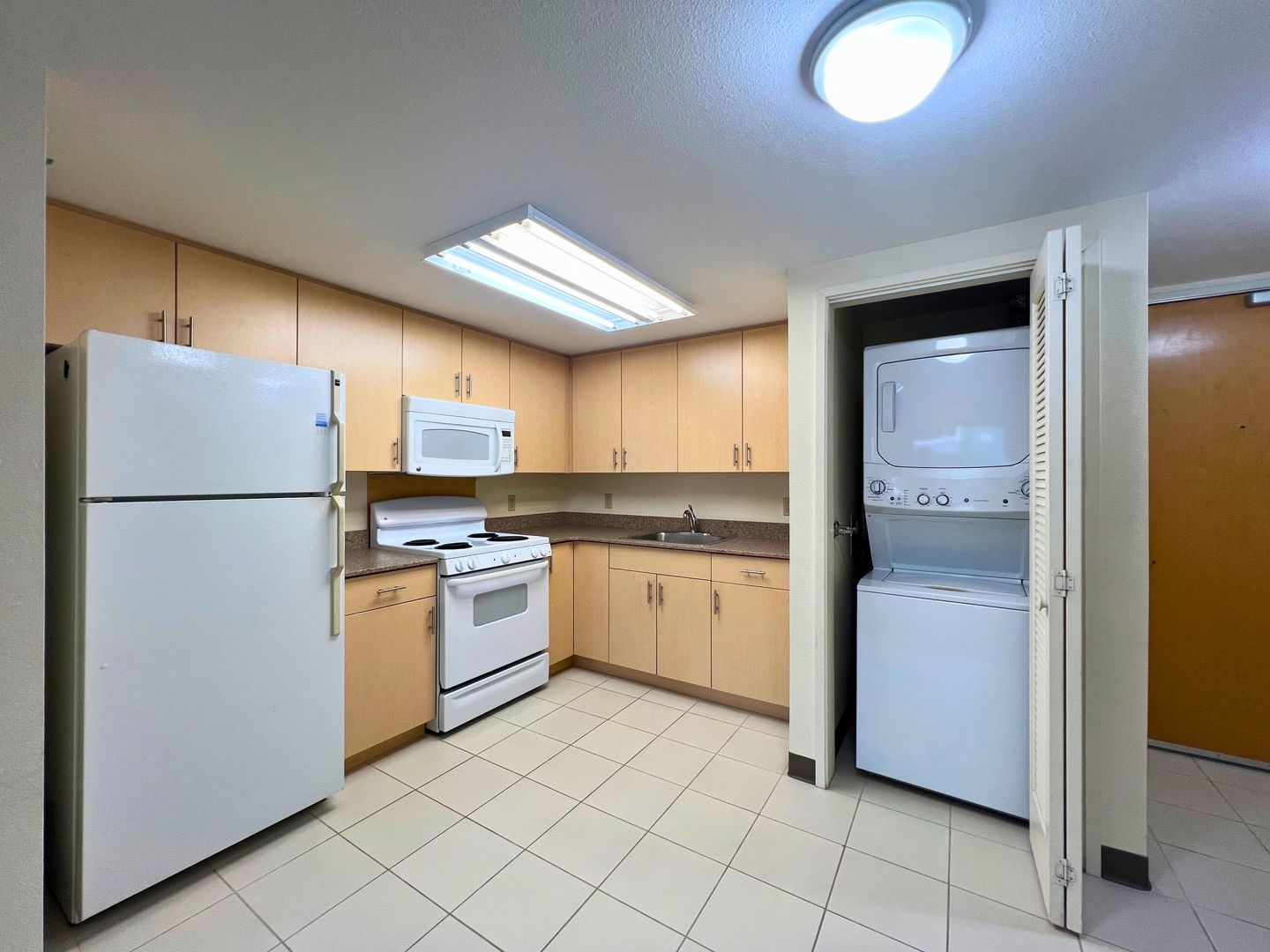 Honolulu Apartment: 2055 Ala Wai Blvd.
