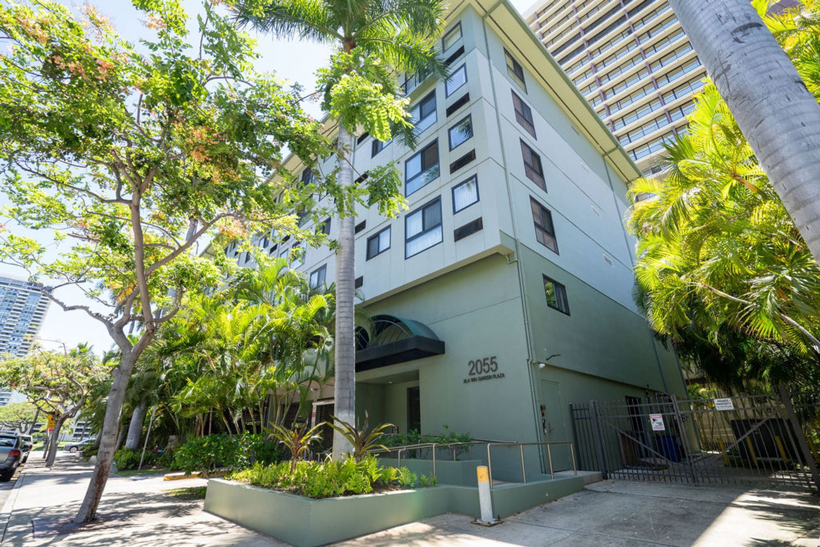 Honolulu Apartment: 2055 Ala Wai Blvd.