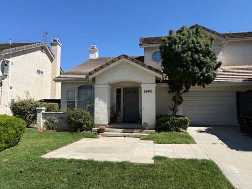 3 Bedroom 2.5 bath Home Canyon Crest – photo 1
