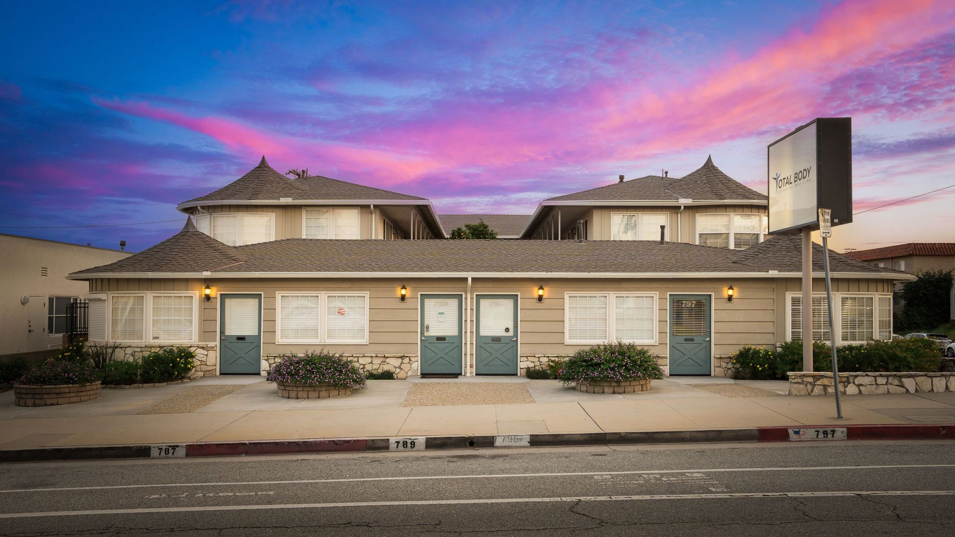 San Pedro Apartment: 787-797 9th St. & 918 Cabrillo