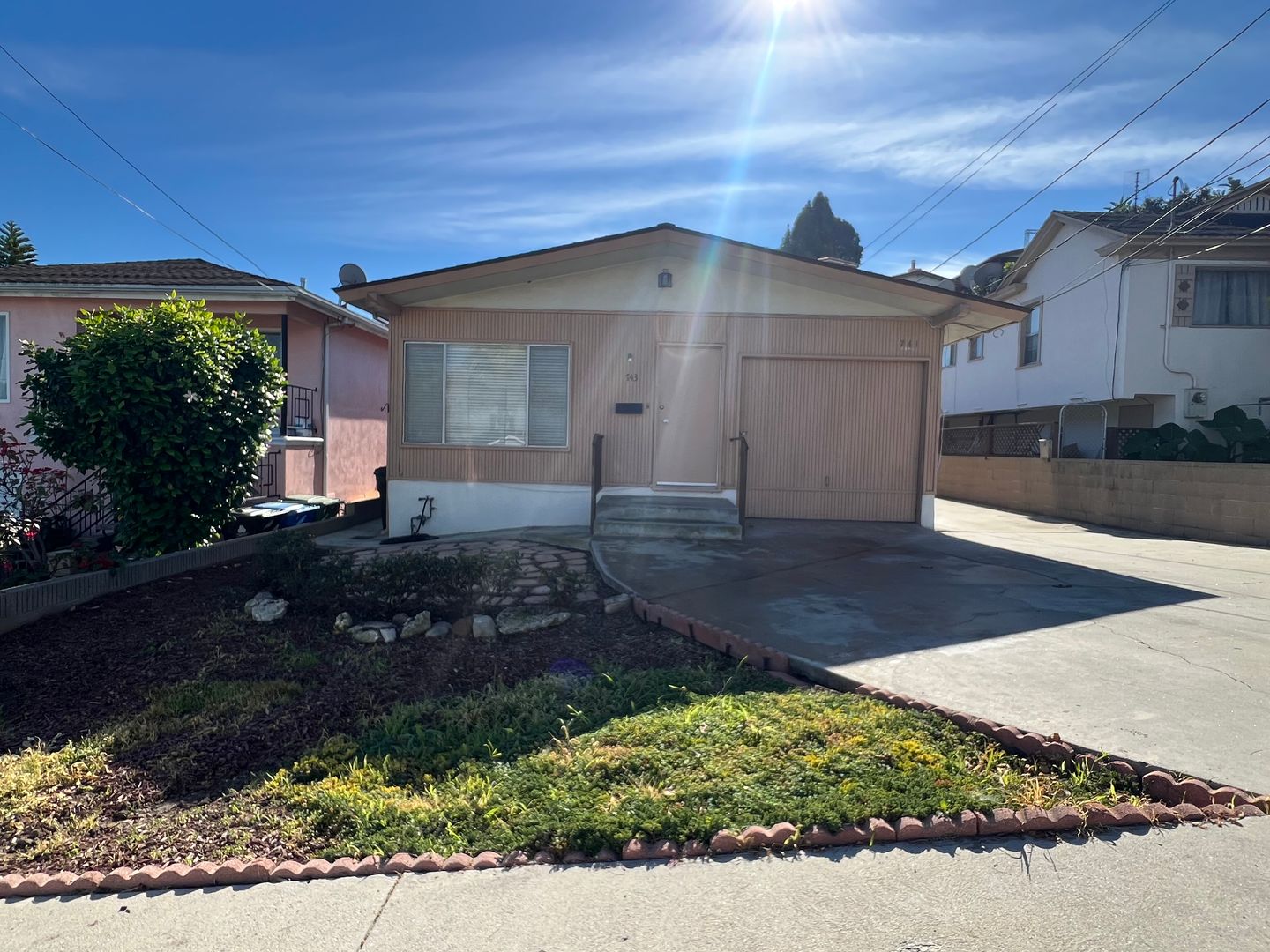 San Pedro Apartment: 741-743 W 21st Street