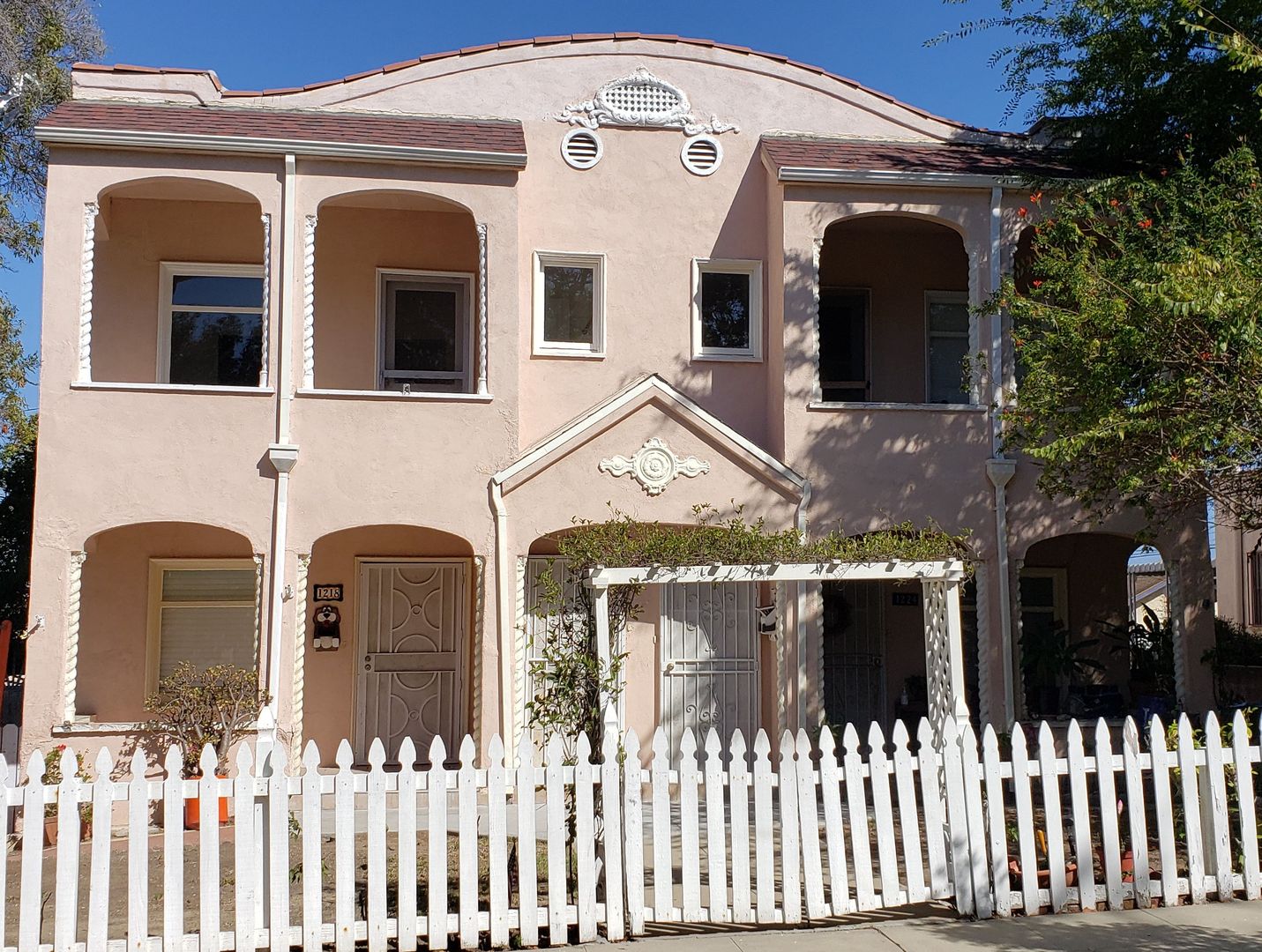 San Pedro Apartment: 1218-1224 S. Averill Ave.