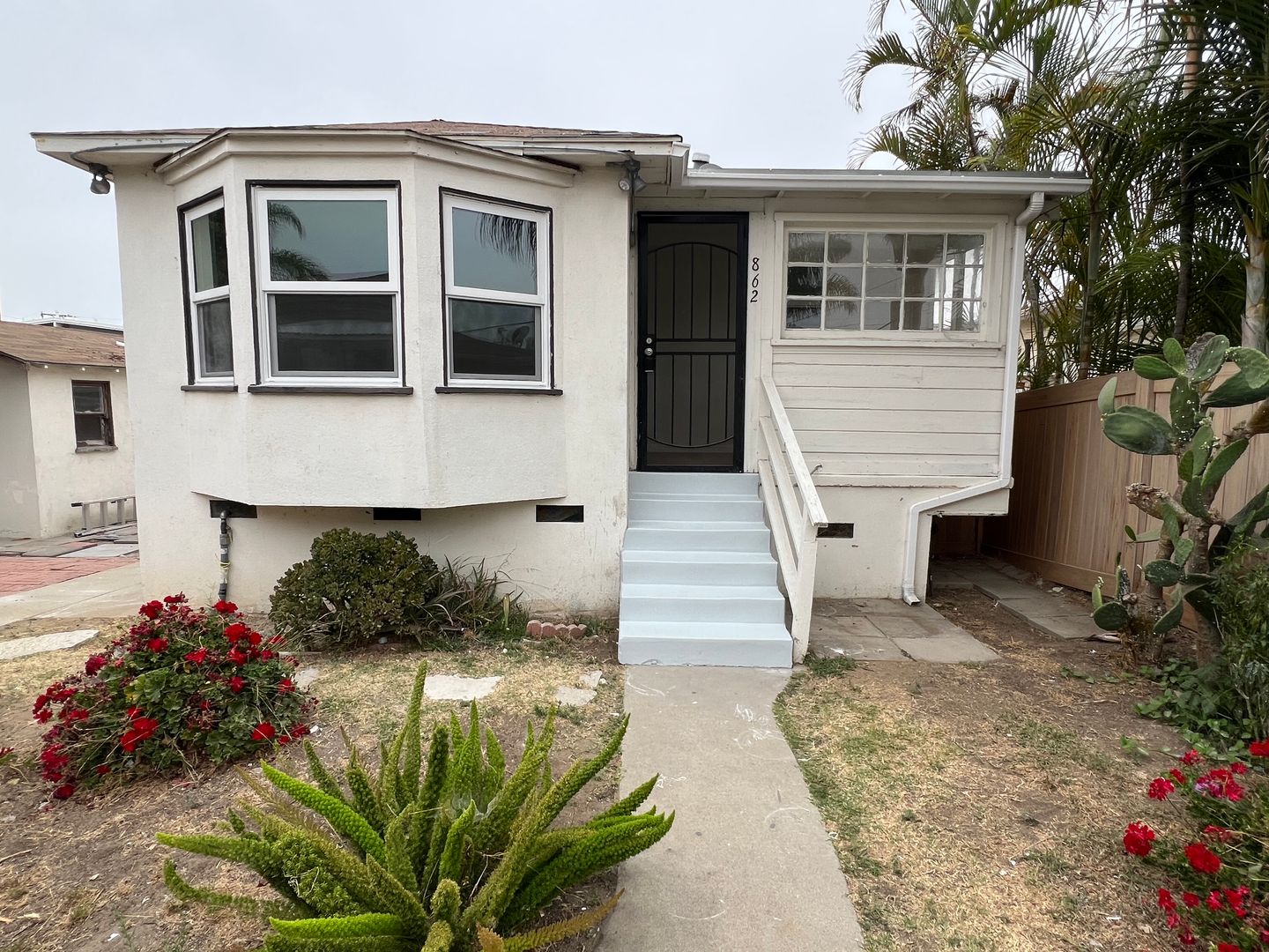 San Pedro Apartment: 860 & 862 W. 3rd Street