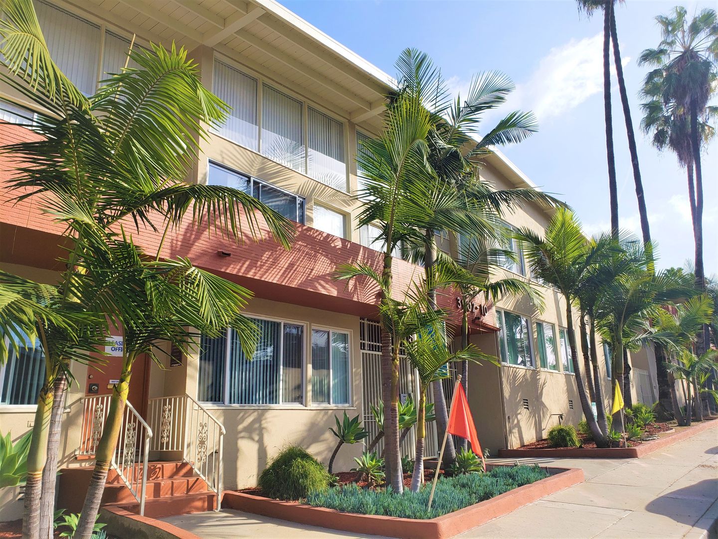 Culver City Apartment: 3902 Lenawee Ave