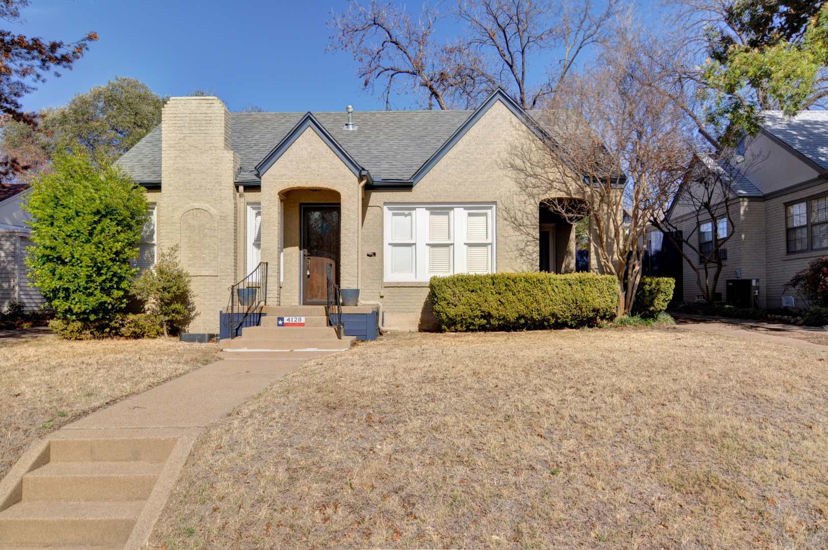 Fort Worth House: 4128 Pershing Ave