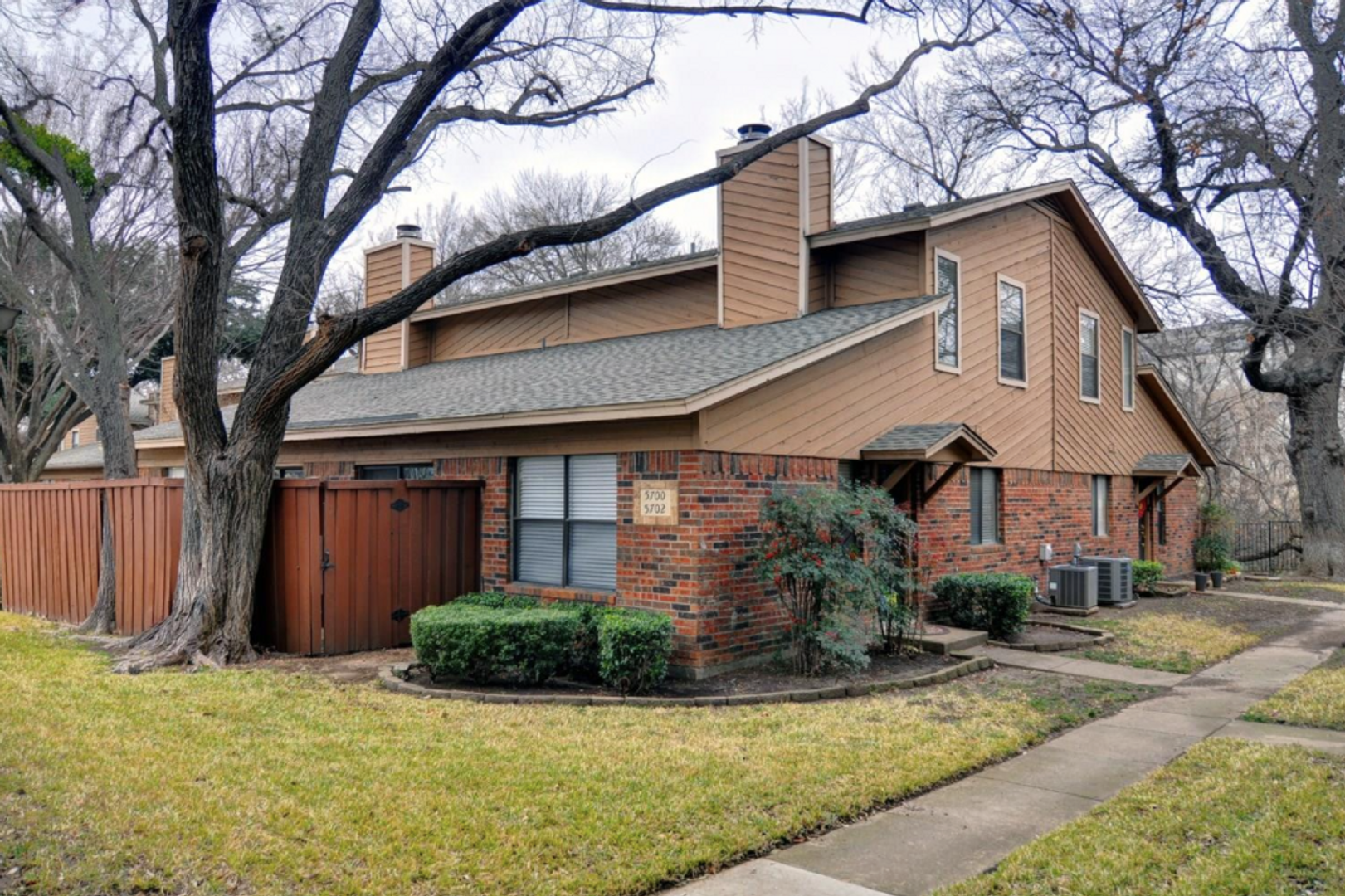 Benbrook House: 5700 Cedar Creek Drive