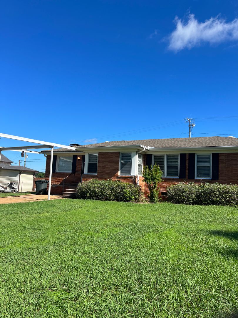 Florence House: 4026 Peachtree Street