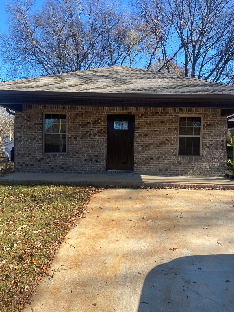 Florence House: 416 N Broadway Street