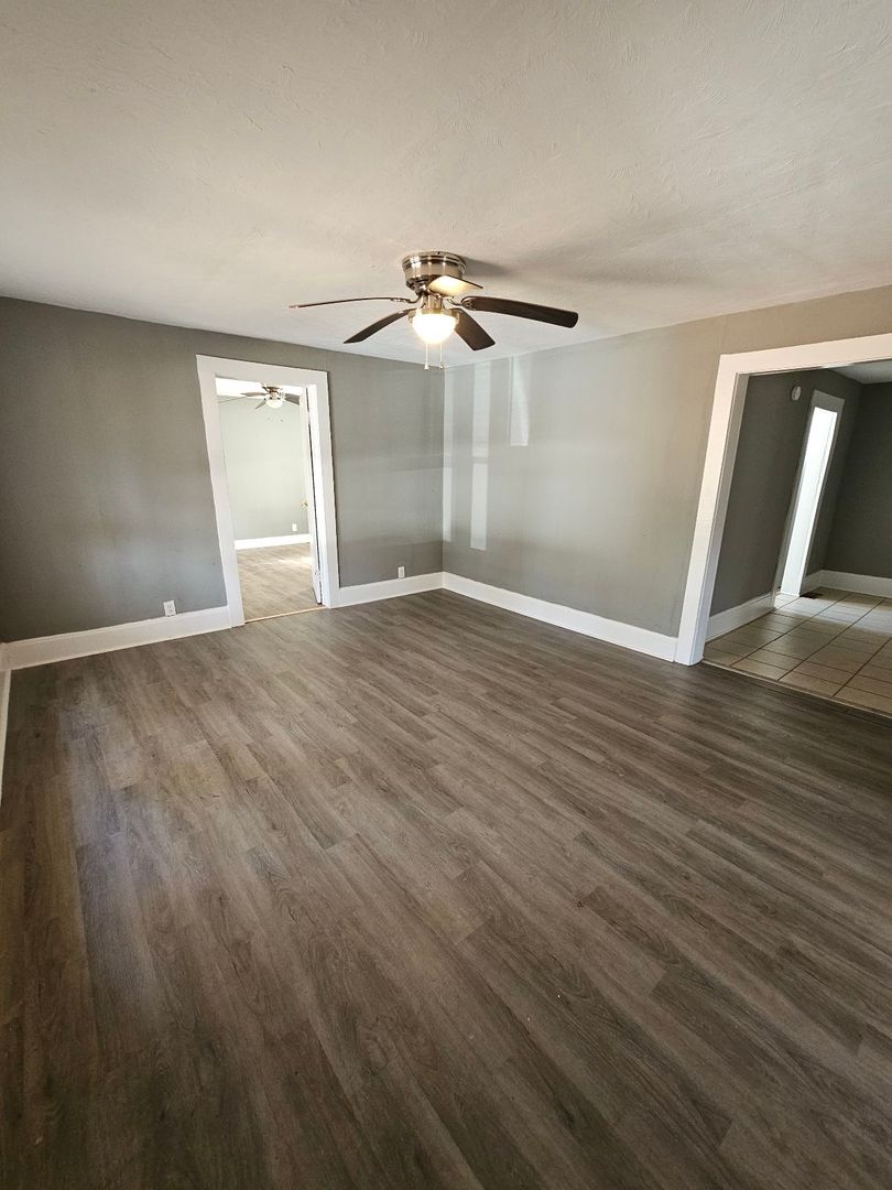 Florence House: 211 West Rasch Road