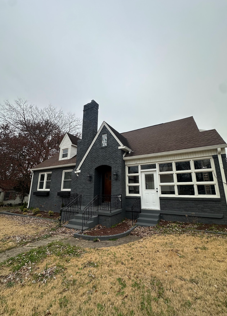 Sheffield House: 1211 N Nashville Ave