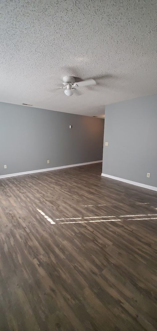 Florence Apartment: 175-177 Madison Ann Lane