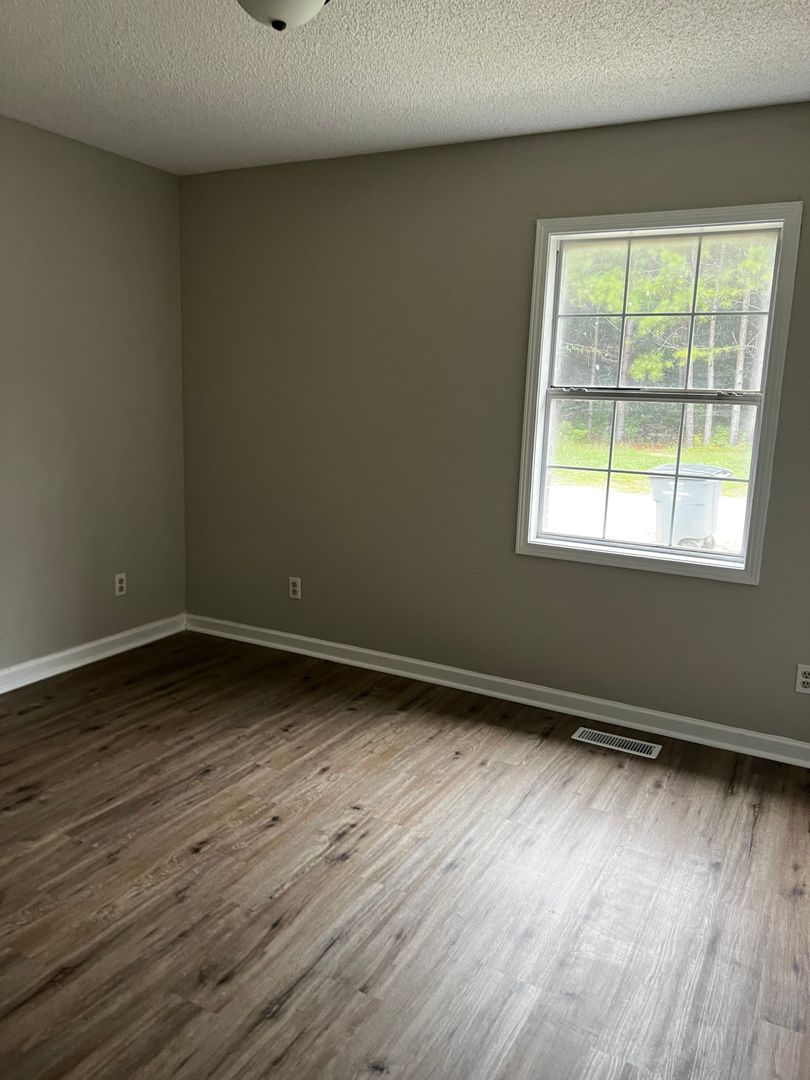 Tuscumbia Apartment: 105 W Moore St.
