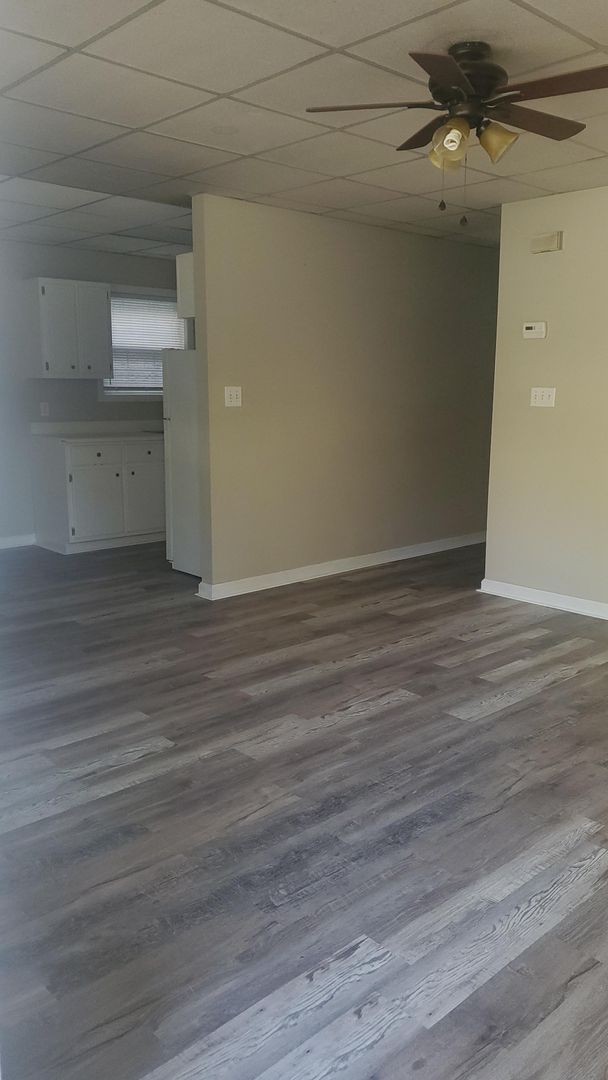 Killen Apartment: 121 Lannes West Drive