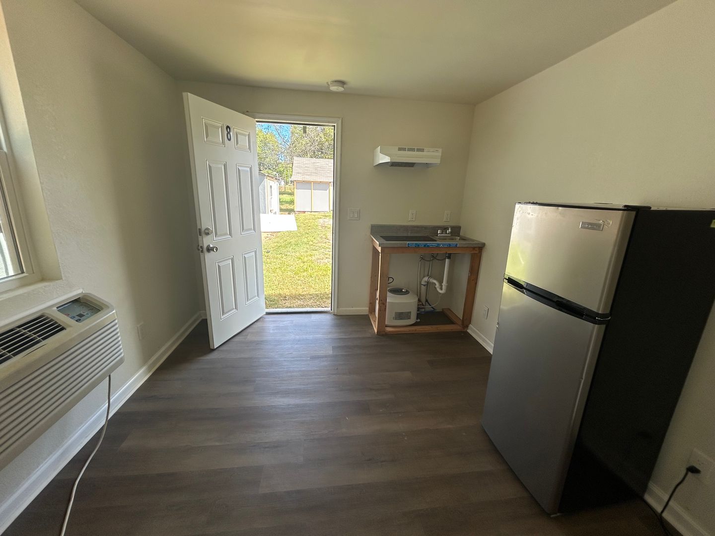 Sheffield Apartment: 2905 E 12th Ave
